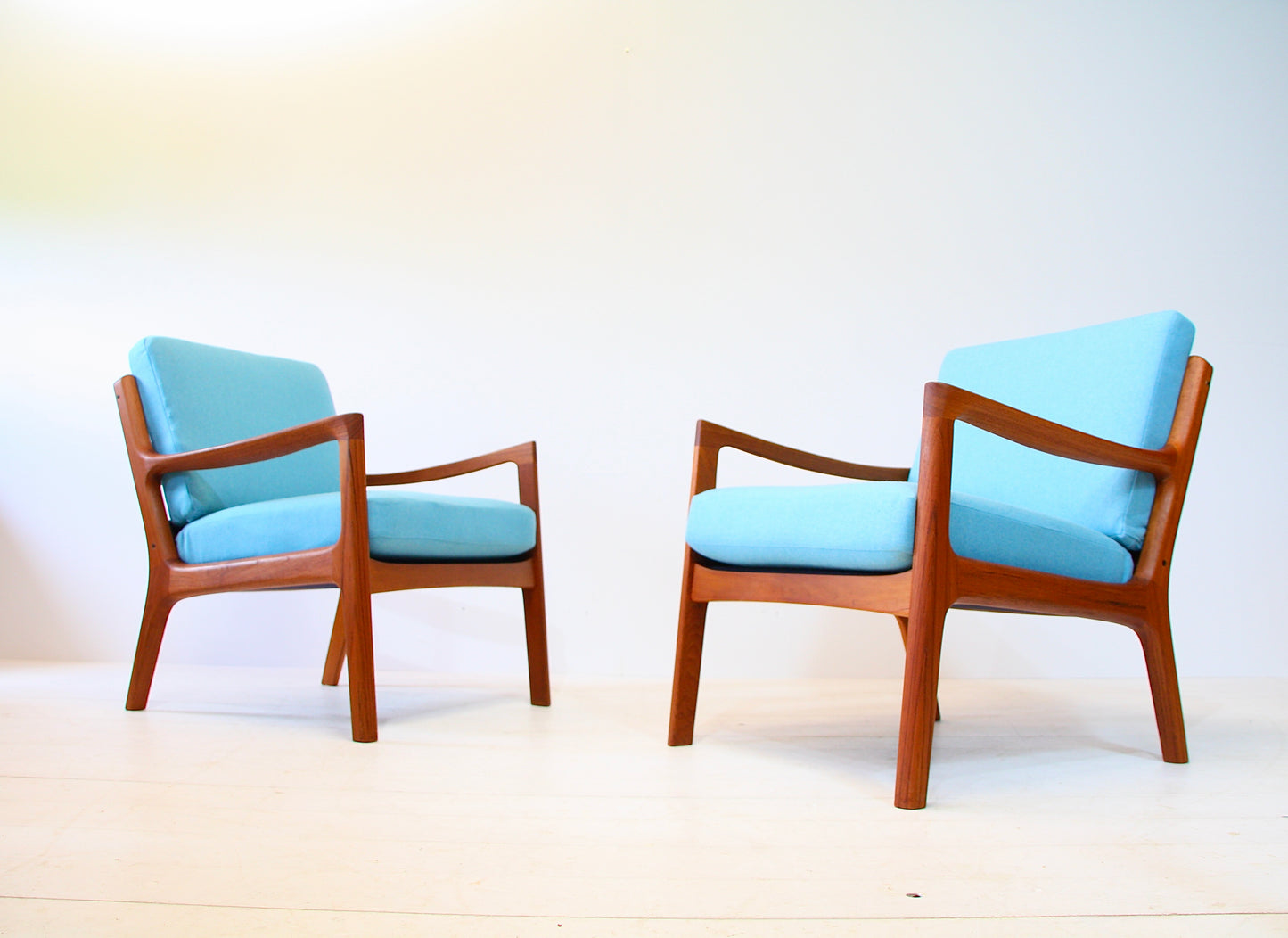 Ole Wanscher Senator Armchairs for France & Son FD166 - Blue