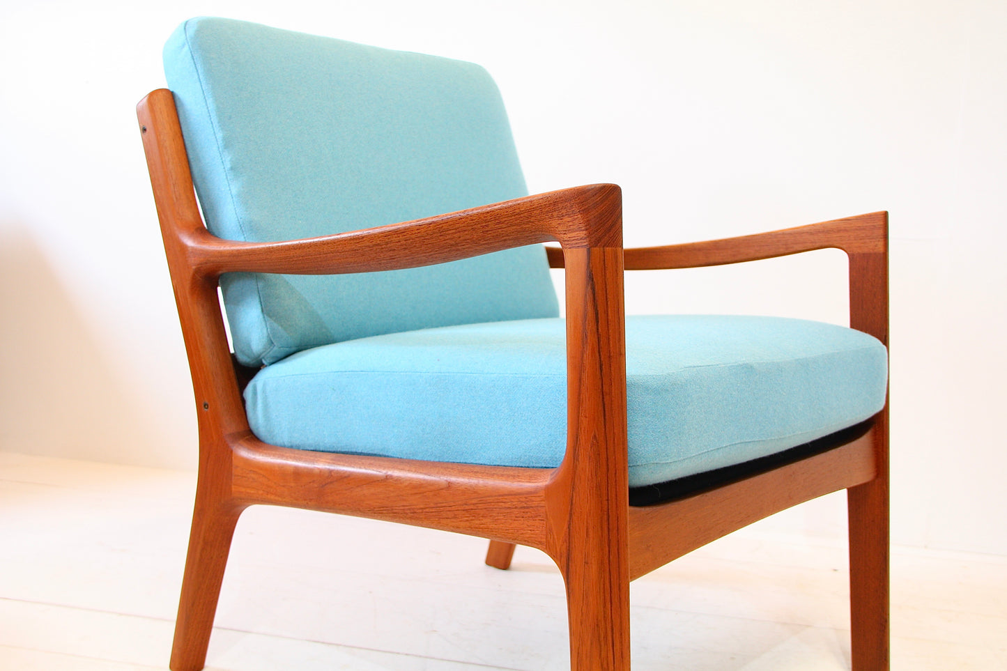 Ole Wanscher Senator Armchairs for France & Son FD166 - Blue
