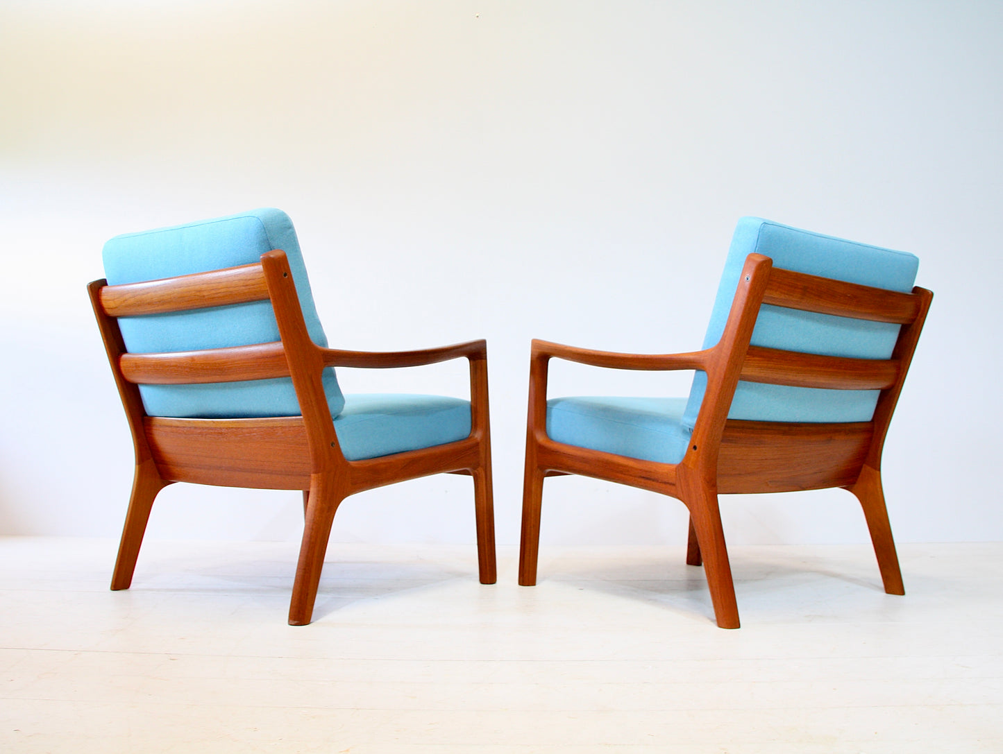 Ole Wanscher Senator Armchairs for France & Son FD166 - Blue