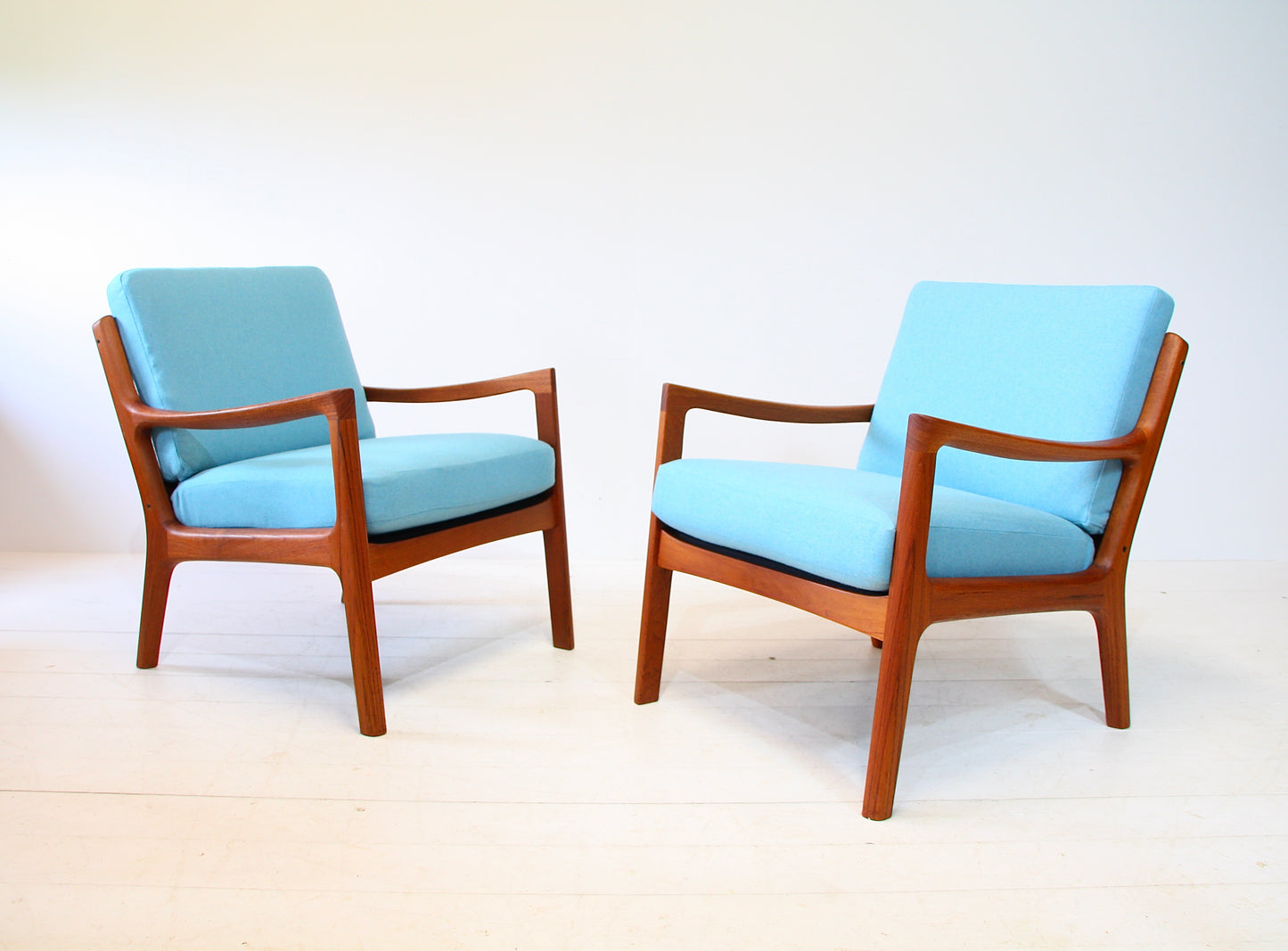 Ole Wanscher Senator Armchairs for France & Son FD166 - Blue