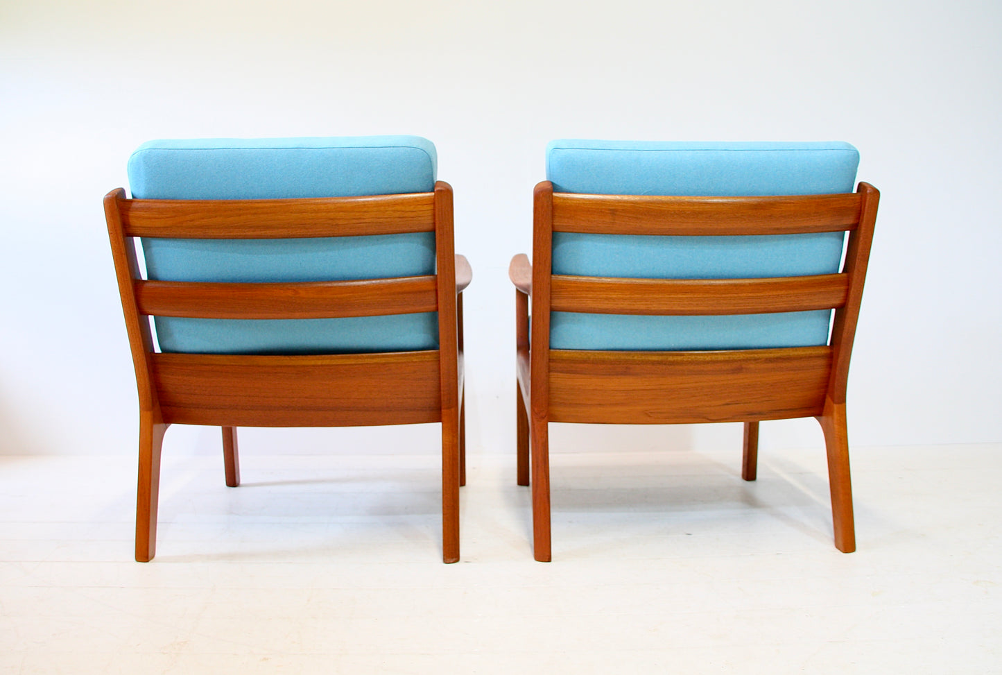 Ole Wanscher Senator Armchairs for France & Son FD166 - Blue