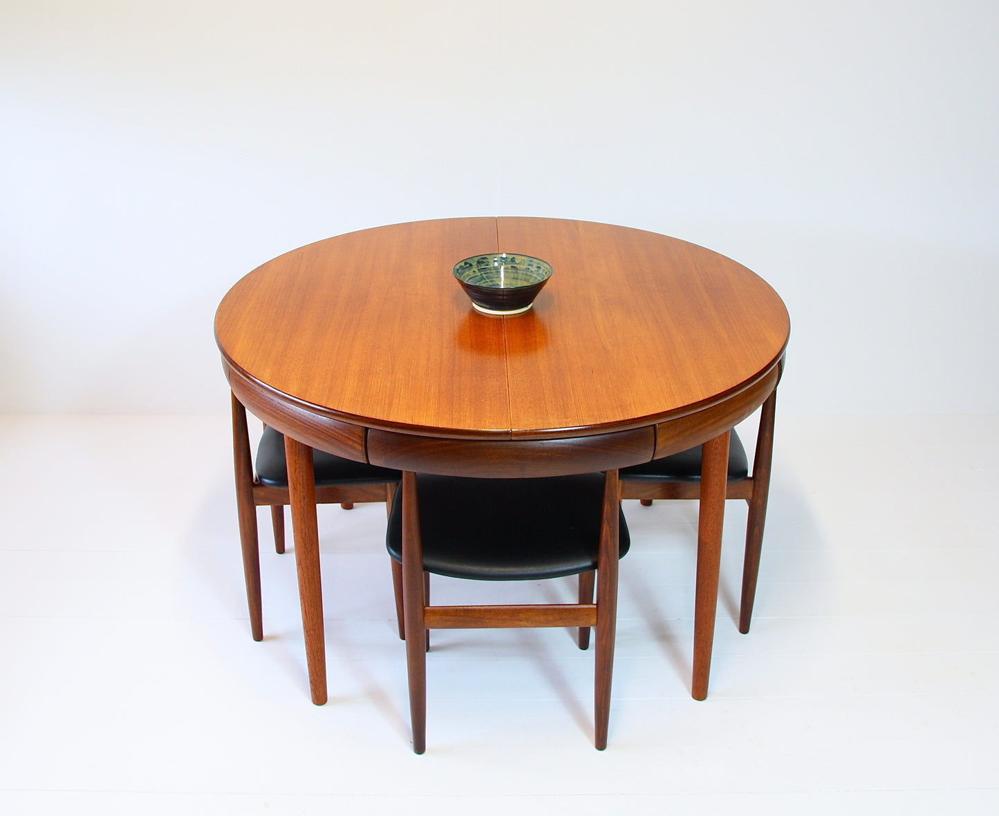 Roundette Danish Dining Table & Chairs by Hans Olsen - c.1952