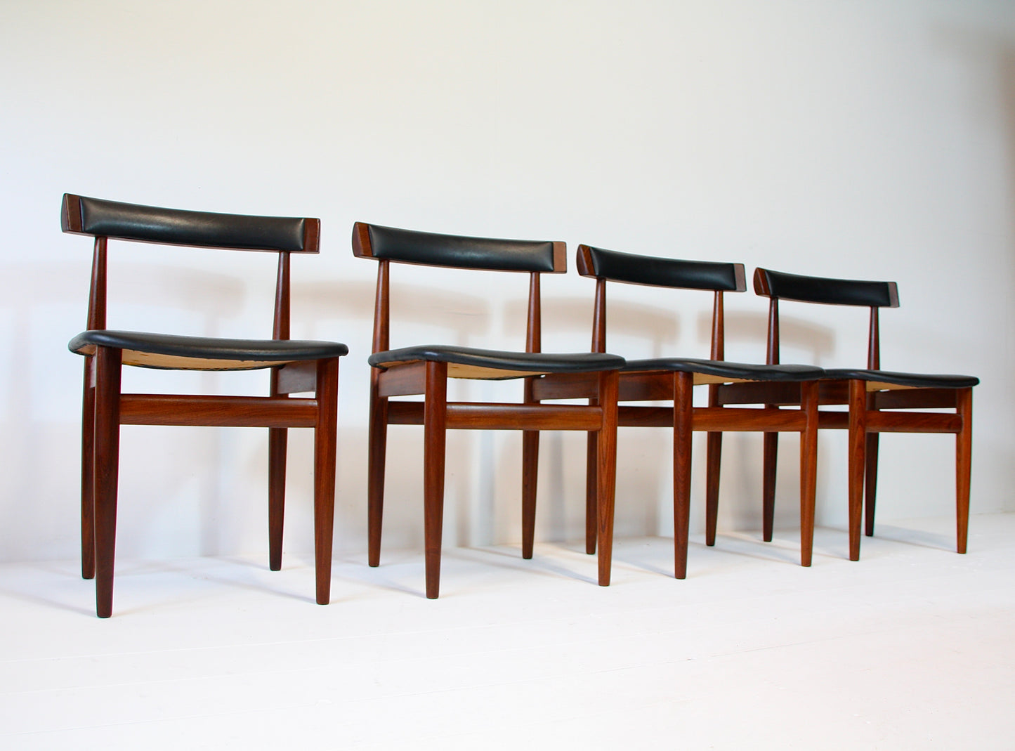 Roundette Danish Dining Table & Chairs by Hans Olsen - c.1952