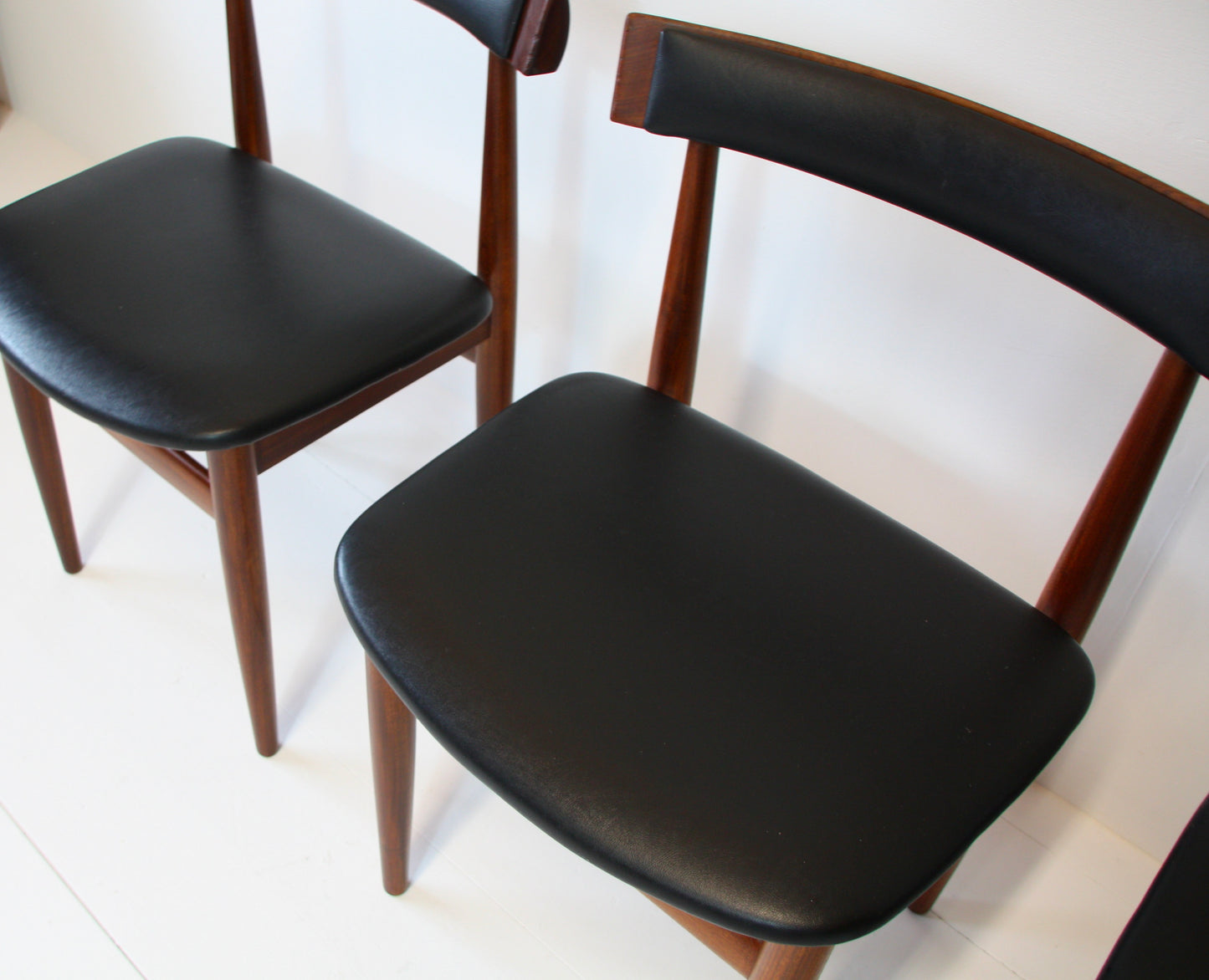 Roundette Danish Dining Table & Chairs by Hans Olsen - c.1952