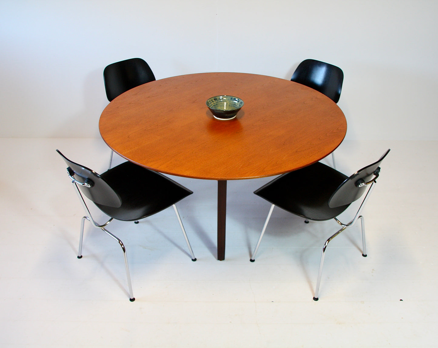 Knoll Low Dining Table by Lewis Butler 1955-1968 - Teak