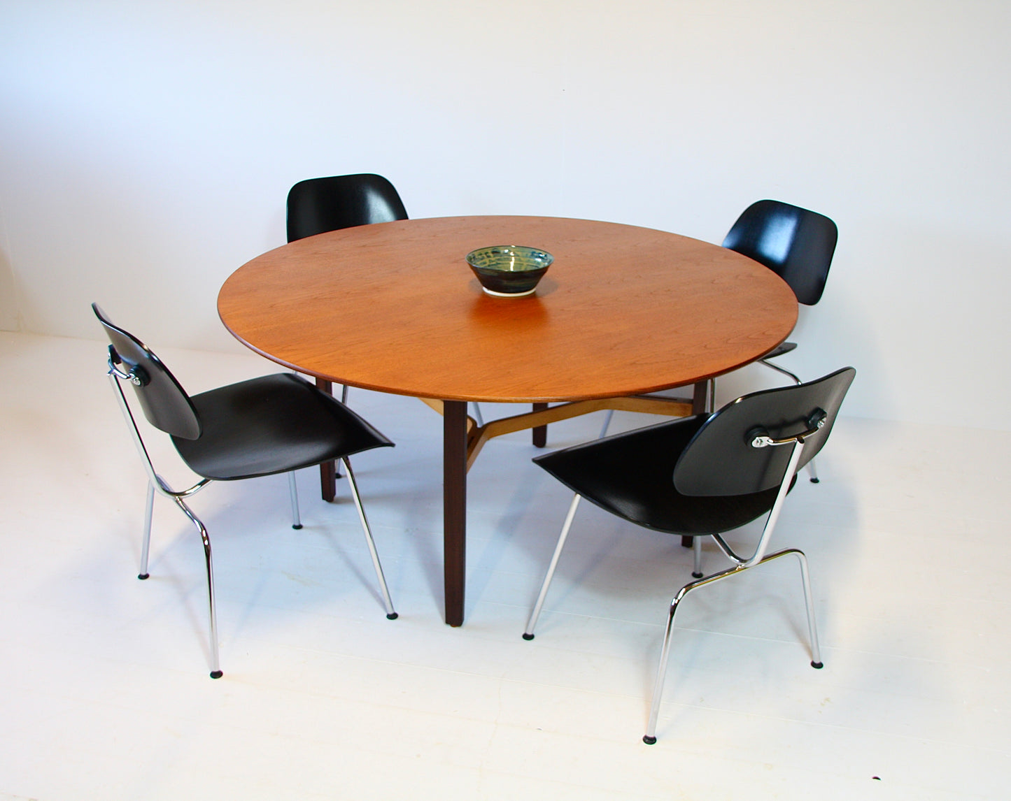 Knoll Low Dining Table by Lewis Butler 1955-1968 - Teak