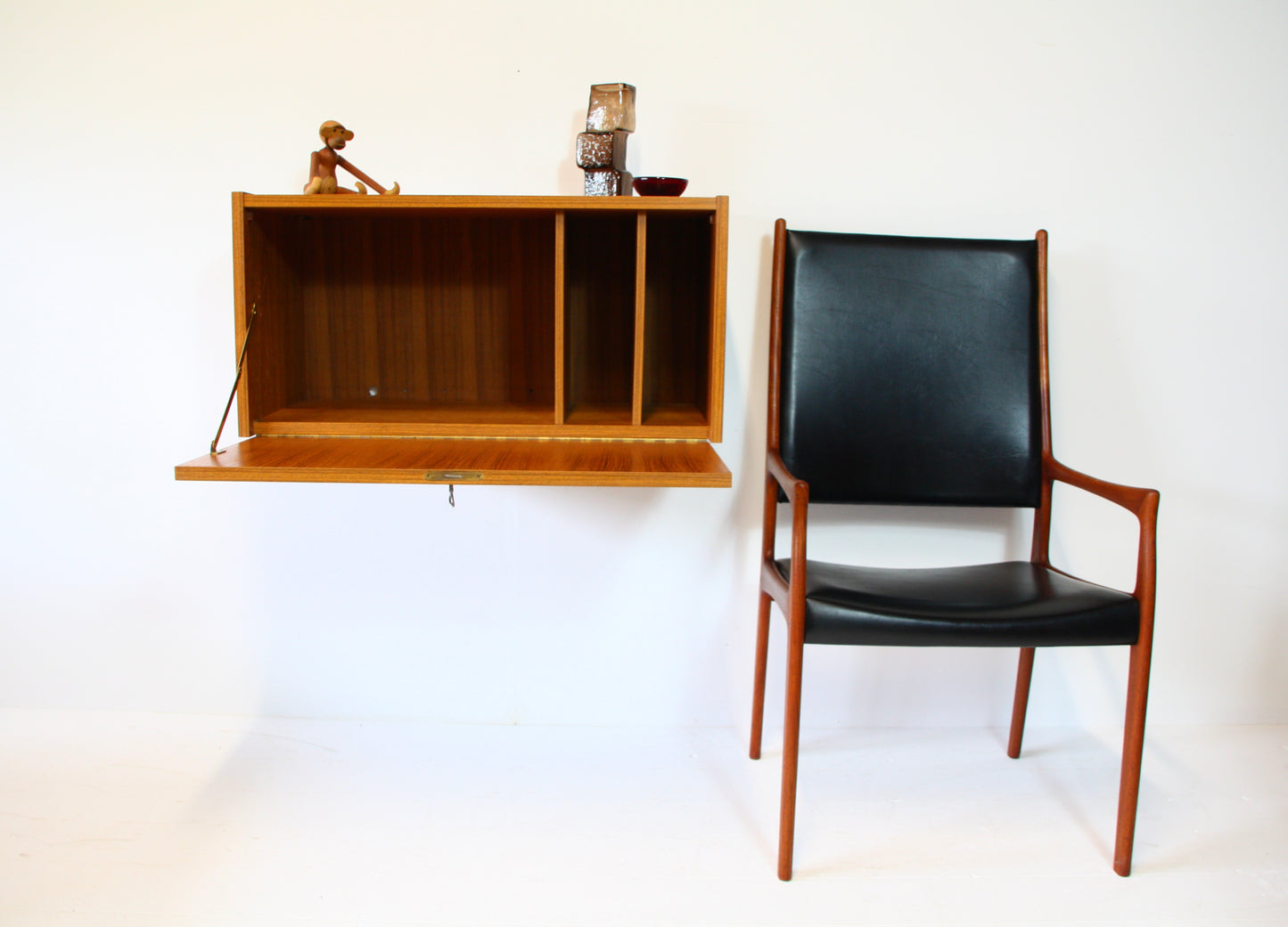 Prebend Sorensen Wall Hung Cabinet - PS System Denmark c.1960