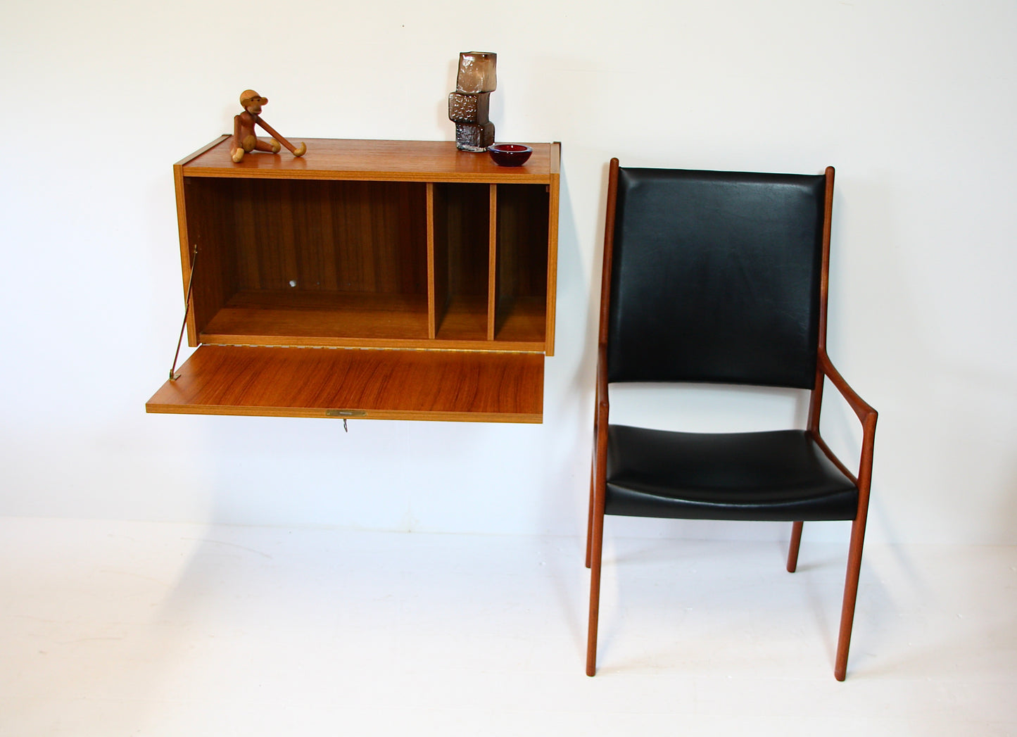 Prebend Sorensen Wall Hung Cabinet - PS System Denmark c.1960