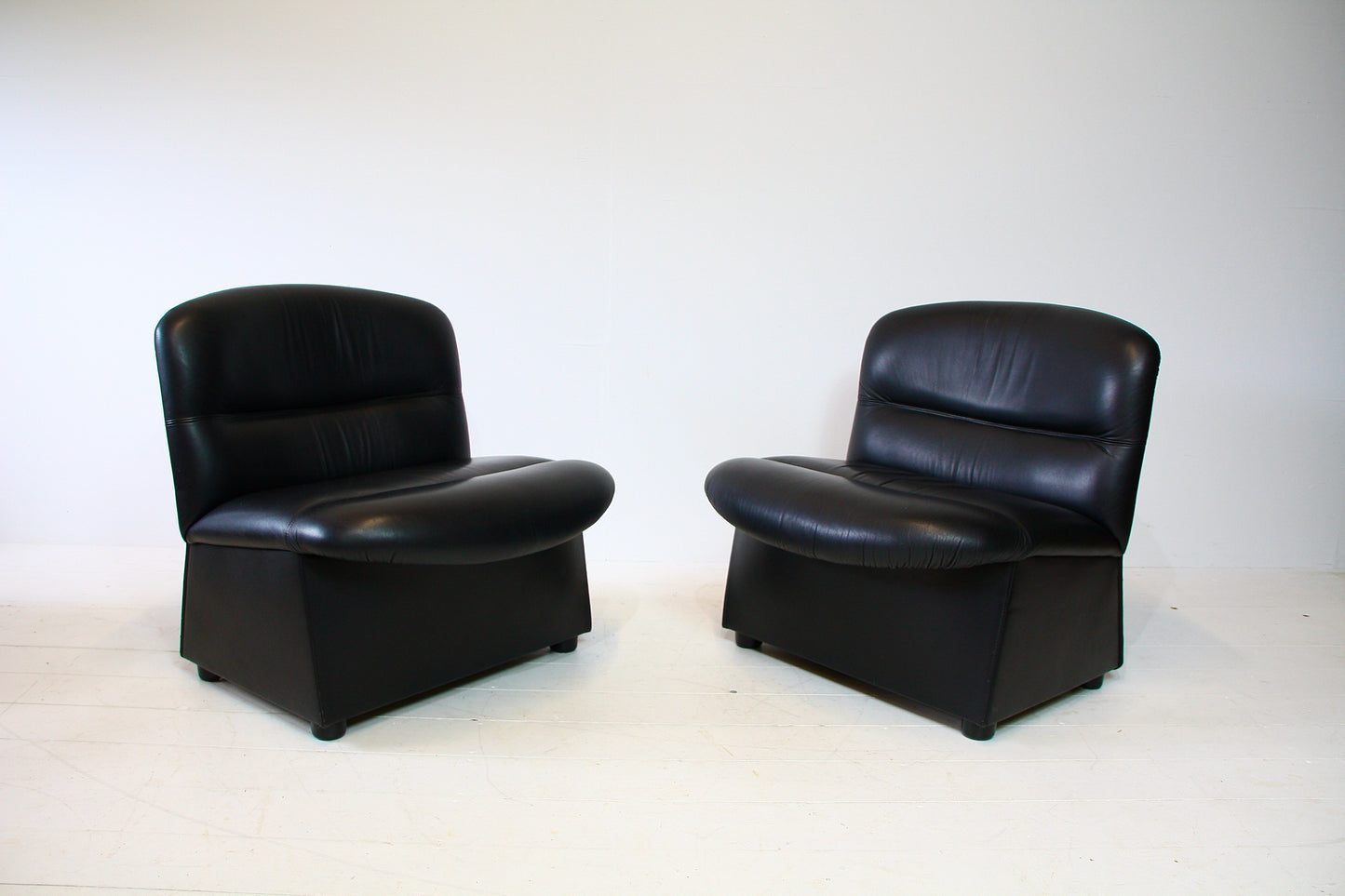 2 Italian Mid Century Leather Lounge Chairs by Vaghi of Italy