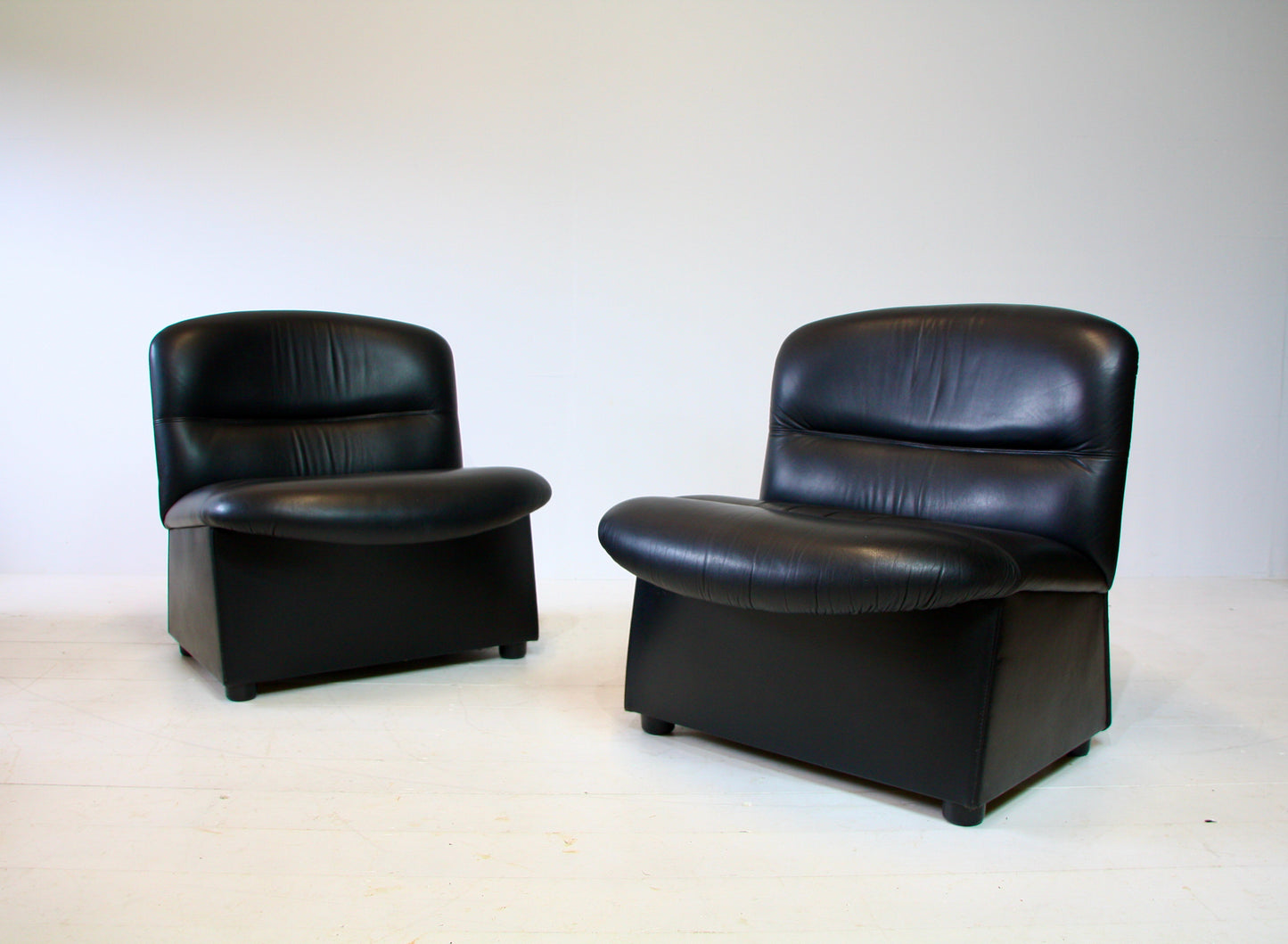 2 Italian Mid Century Leather Lounge Chairs by Vaghi of Italy