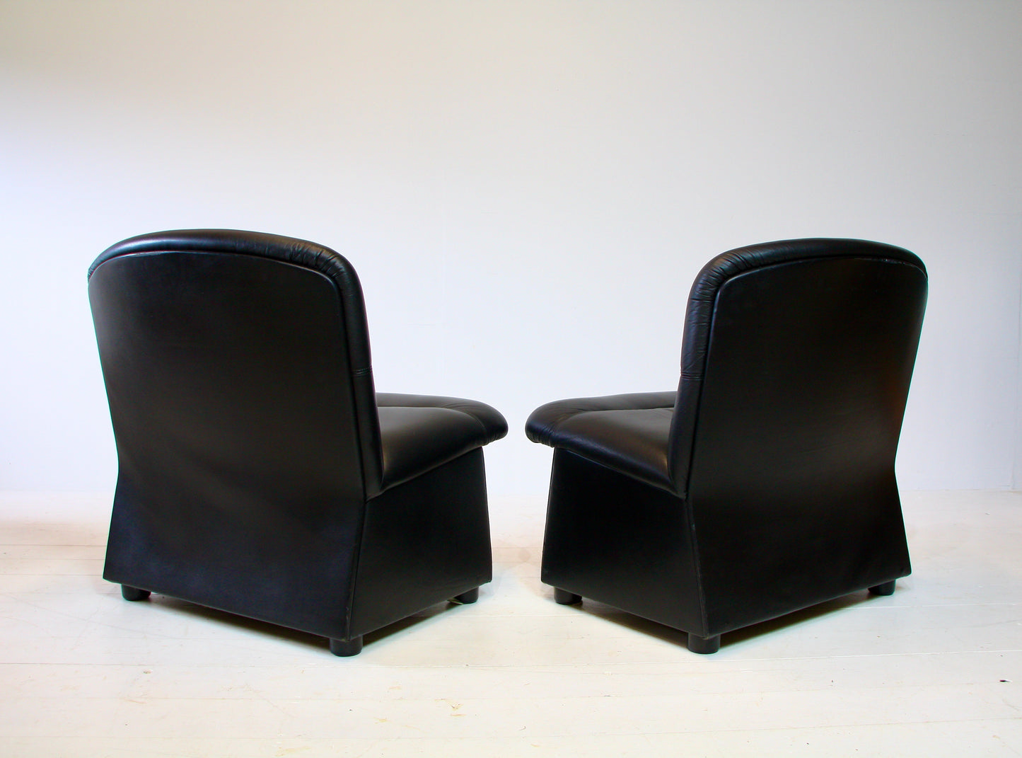 2 Italian Mid Century Leather Lounge Chairs by Vaghi of Italy