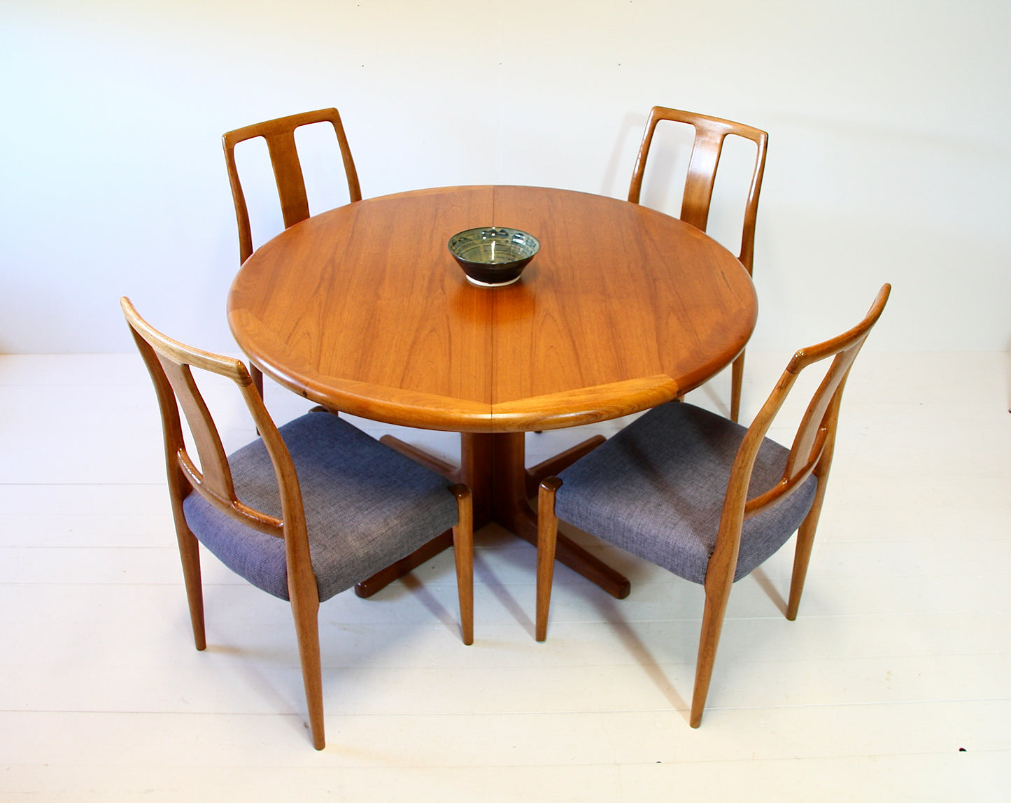 Vintage Danish Extending Dining Table - Teak c.1960