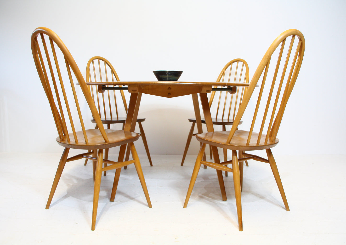 Ercol Model 384 Solid Elm Drop Leaf Dining Table