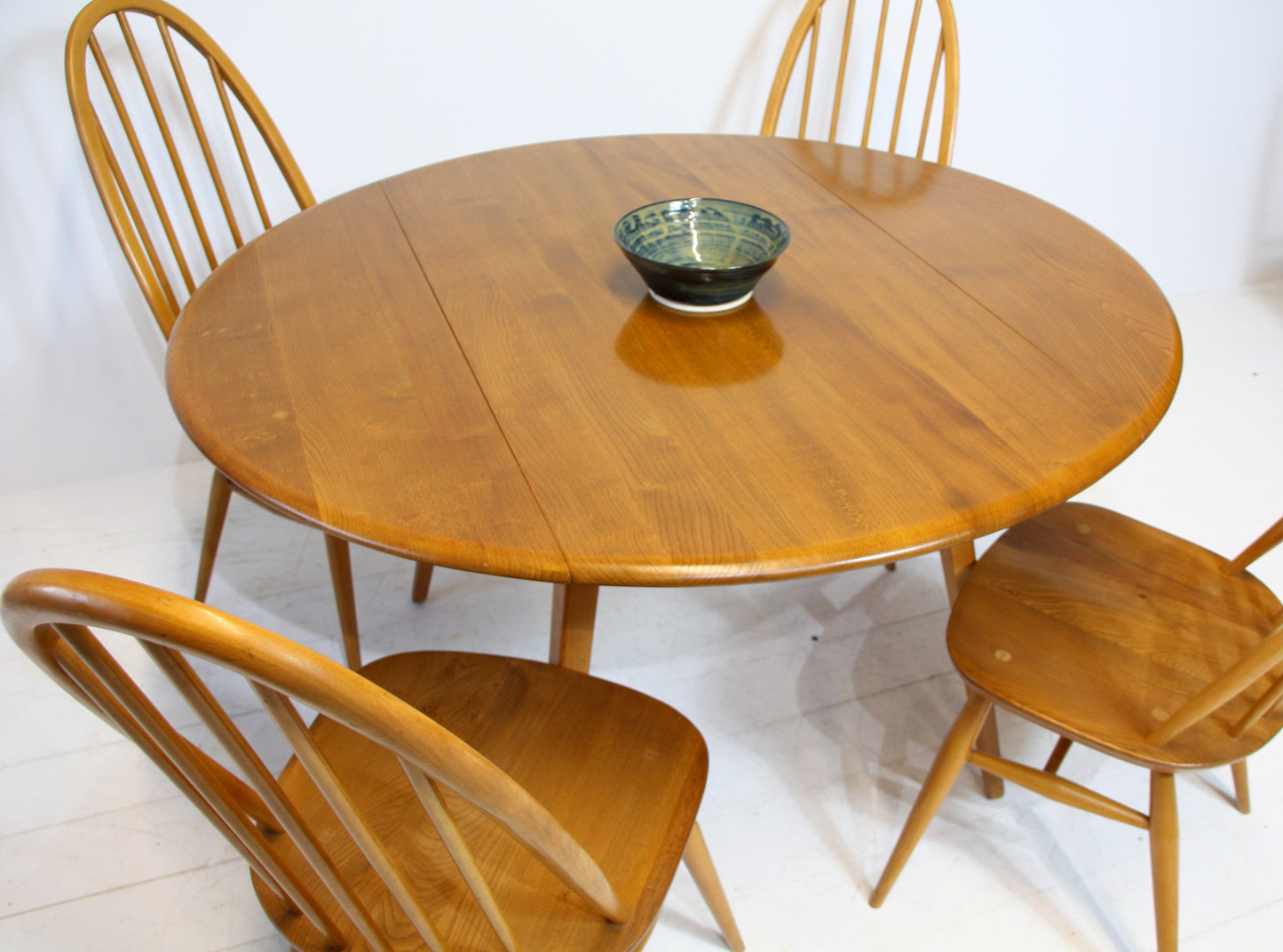 Ercol Model 384 Solid Elm Drop Leaf Dining Table