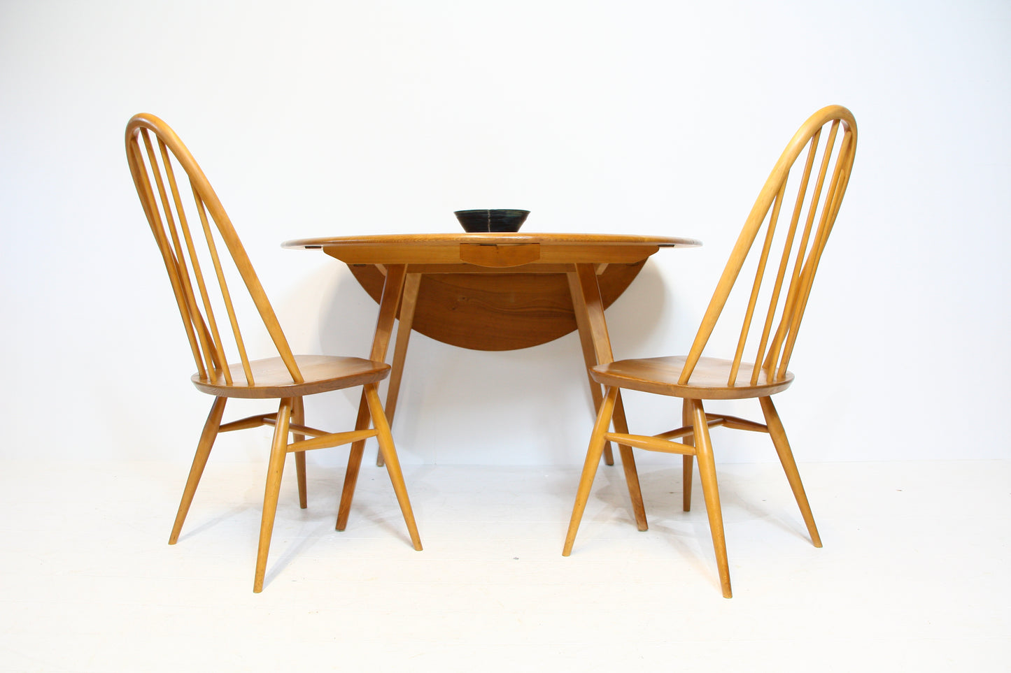 Ercol Model 384 Solid Elm Drop Leaf Dining Table