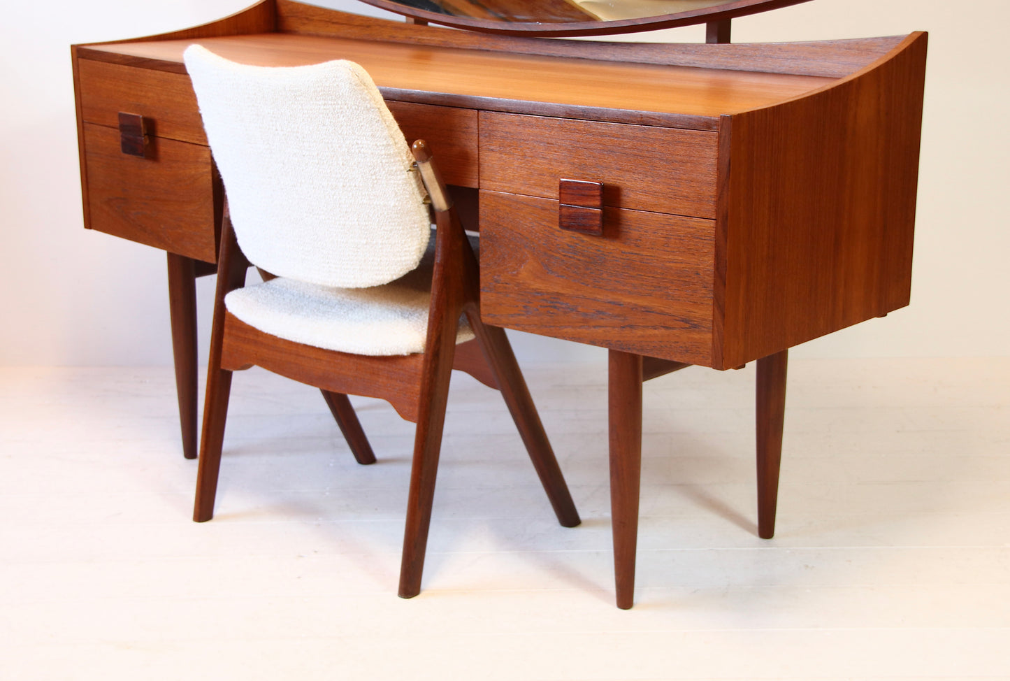 Mid Century Dressing Table by Kofod Larsen for G Plan c.1960