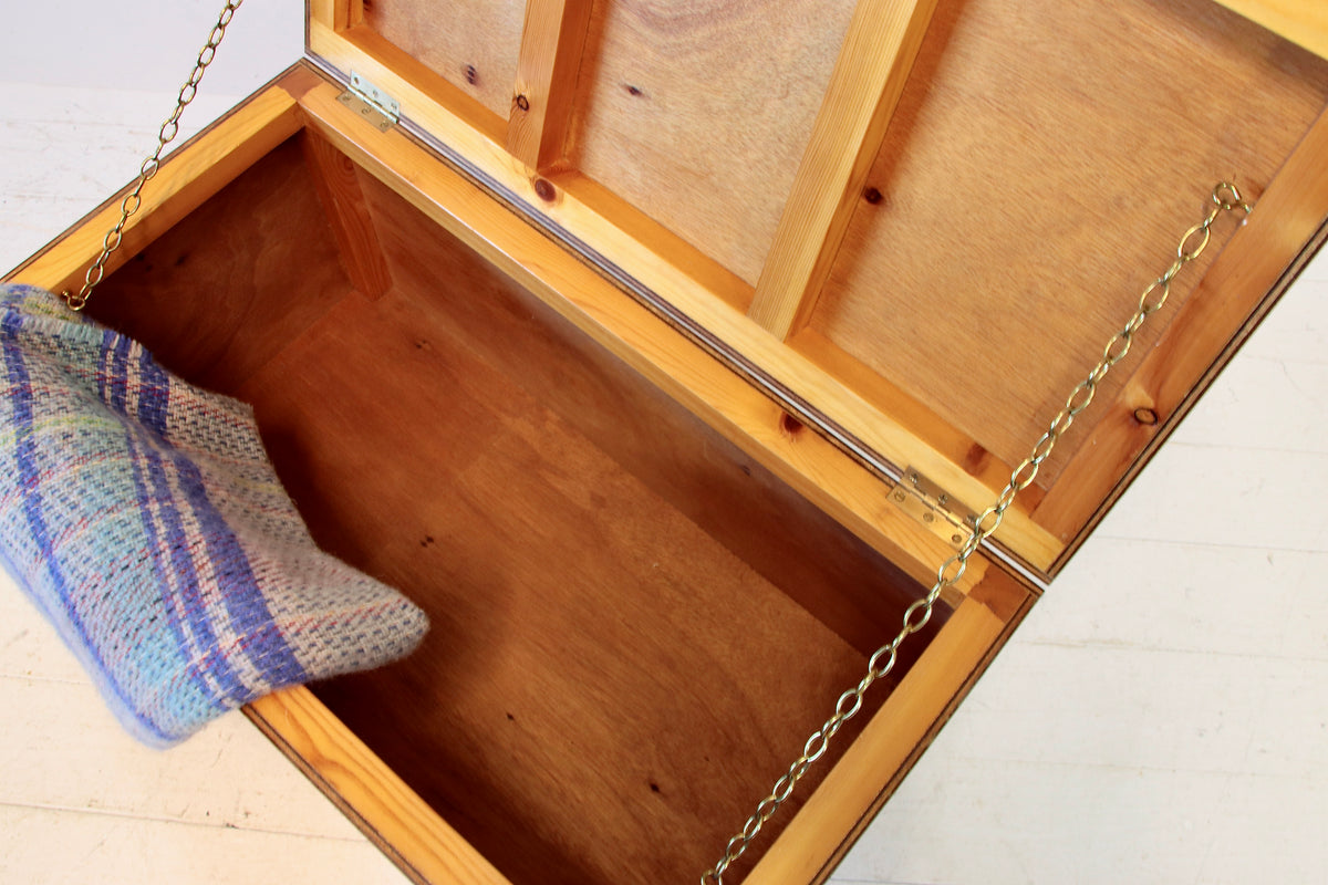 Vintage Blanket / Storage Chest