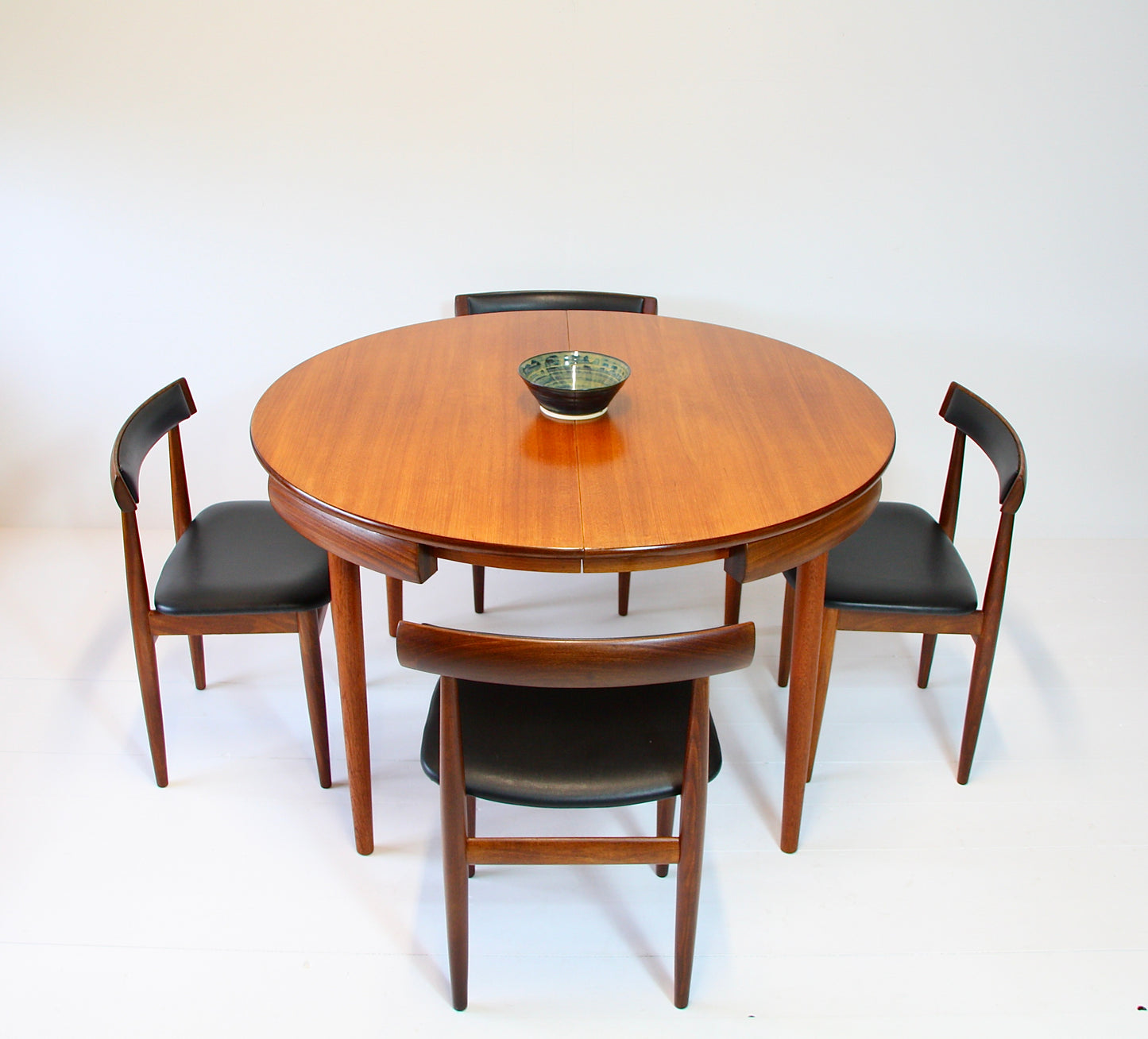 Roundette Danish Dining Table & Chairs by Hans Olsen - c.1952